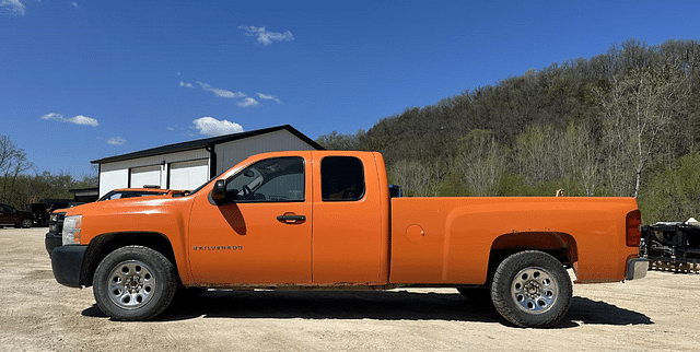 Image of Chevrolet 1500 equipment image 1