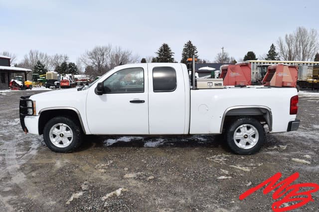 Image of Chevrolet 1500 equipment image 1