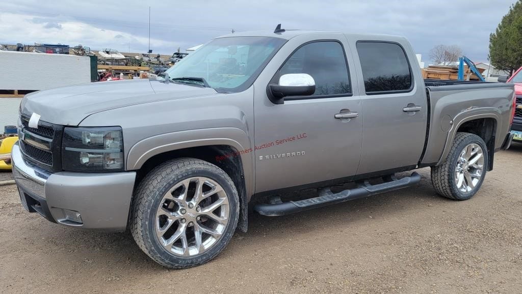 2008 Chevrolet 1500 Equipment Image0