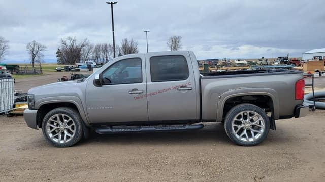 Image of Chevrolet 1500 equipment image 1