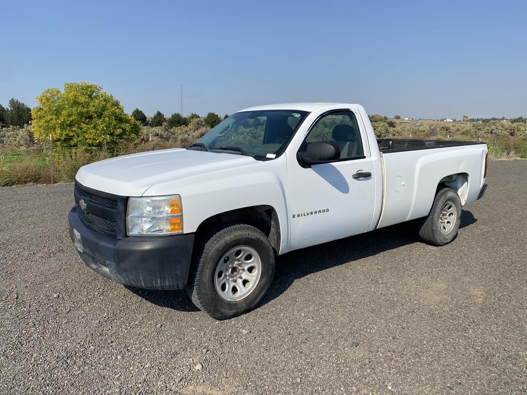 Image of Chevrolet Silverado Primary image