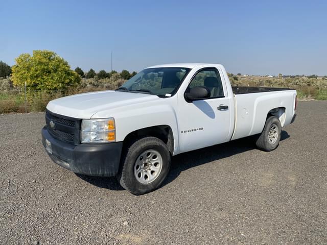 Image of Chevrolet Silverado equipment image 1