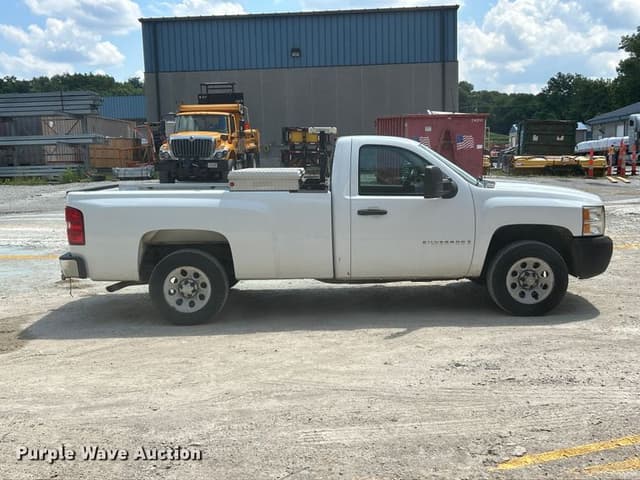 Image of Chevrolet 1500 equipment image 3