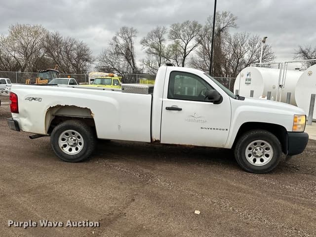 Image of Chevrolet 1500 equipment image 3