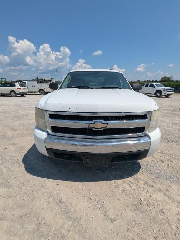 Image of Chevrolet 1500 equipment image 2