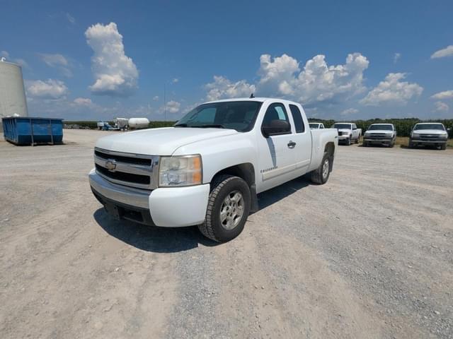 Image of Chevrolet 1500 equipment image 1