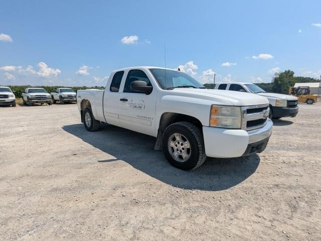 Image of Chevrolet 1500 equipment image 3