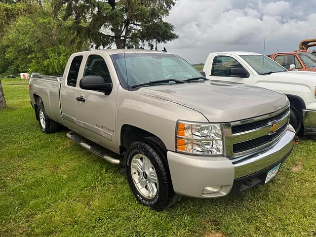 Image of Chevrolet 1500 equipment image 2