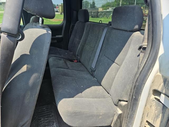 Image of Chevrolet 1500 equipment image 3