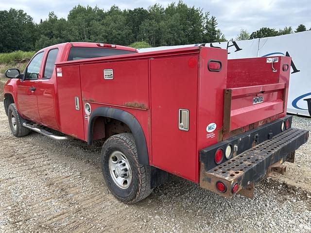 Image of Chevrolet 2500 equipment image 2