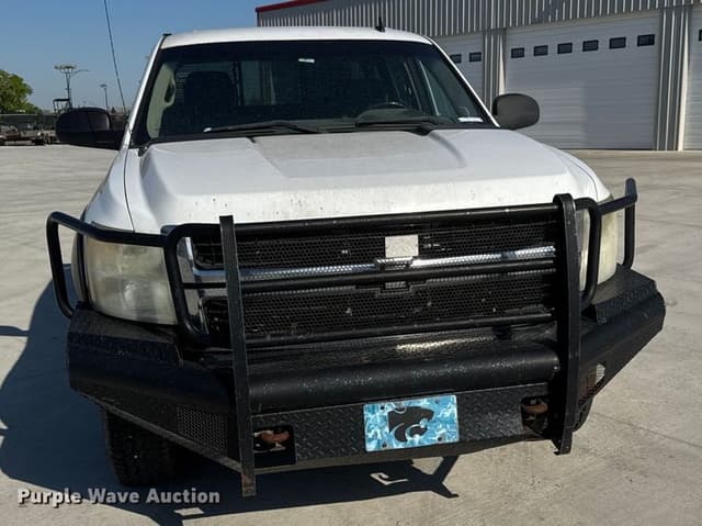 Image of Chevrolet 2500HD equipment image 1