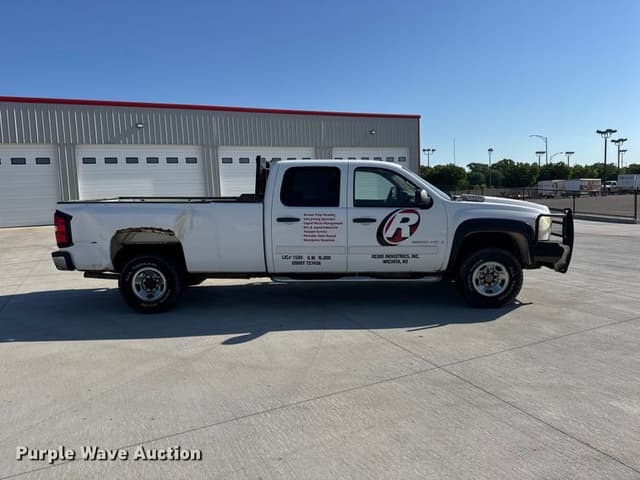 Image of Chevrolet 2500HD equipment image 3