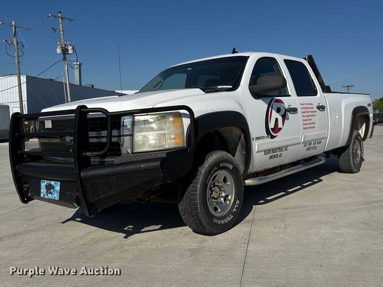 2008 Chevrolet 2500HD Equipment Image0