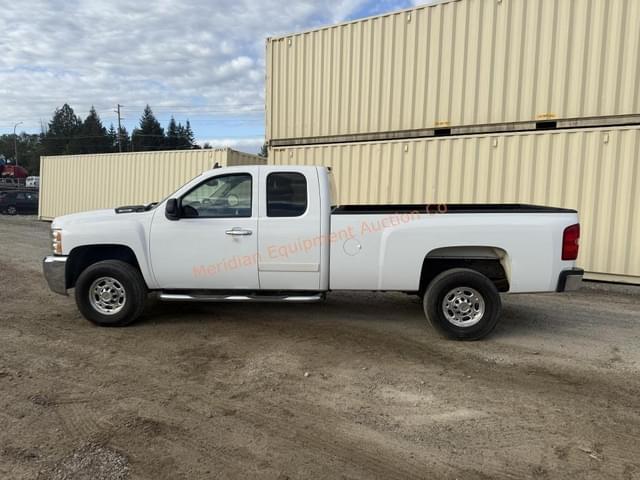 Image of Chevrolet 2500 equipment image 3