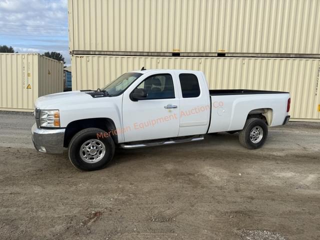 Image of Chevrolet 2500 equipment image 2