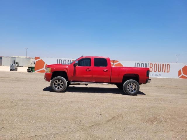 Image of Chevrolet 2500 equipment image 1