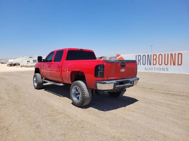 Image of Chevrolet 2500 equipment image 2