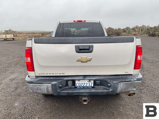 Image of Chevrolet 2500 equipment image 3