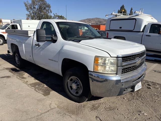 Image of Chevrolet 2500HD equipment image 1