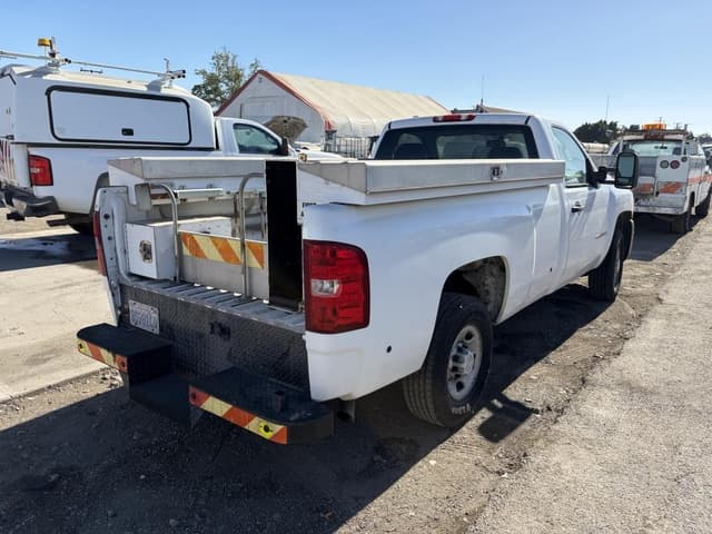 Image of Chevrolet 2500HD equipment image 2