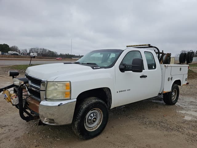 Image of Chevrolet 2500 equipment image 1