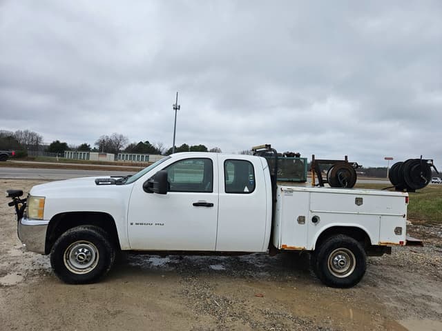 Image of Chevrolet 2500 equipment image 4