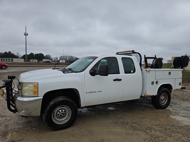 Image of Chevrolet 2500 equipment image 2