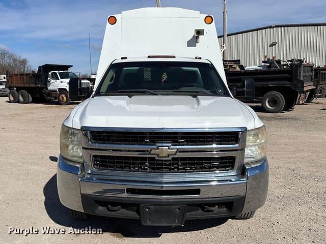 Image of Chevrolet 2500 equipment image 1