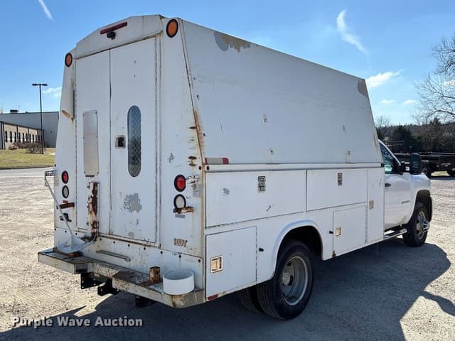 Image of Chevrolet 2500 equipment image 4
