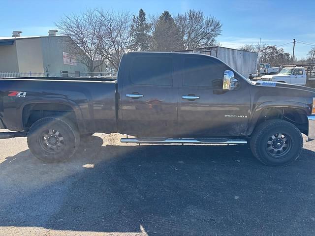 Image of Chevrolet 2500HD equipment image 1