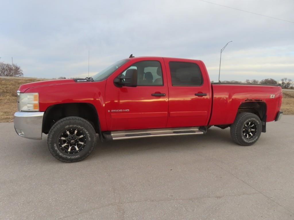 2008 Chevrolet 2500HD Equipment Image0