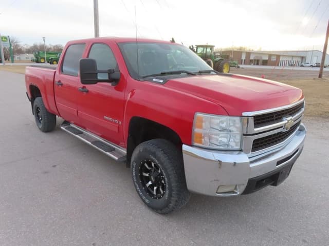 Image of Chevrolet 2500HD equipment image 3