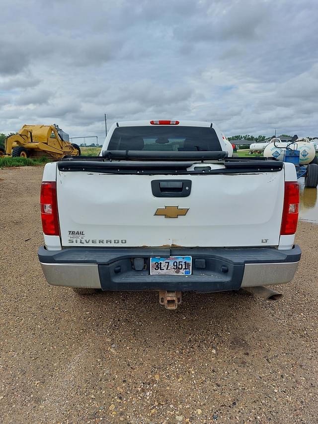 Image of Chevrolet 2500HD equipment image 1