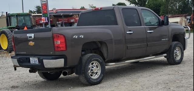 Image of Chevrolet 2500HD equipment image 1