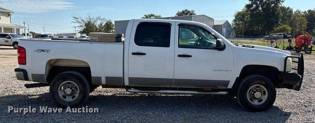 Image of Chevrolet 2500HD equipment image 3