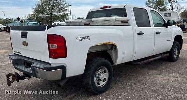 Image of Chevrolet 2500HD equipment image 4