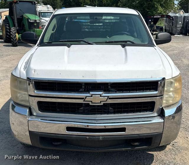 Image of Chevrolet 2500HD equipment image 1