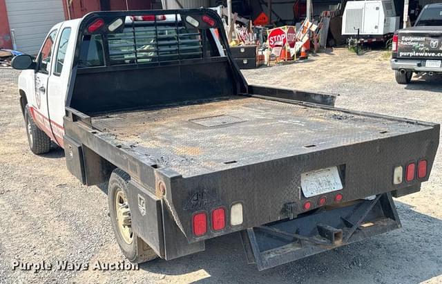 Image of Chevrolet 2500HD equipment image 4