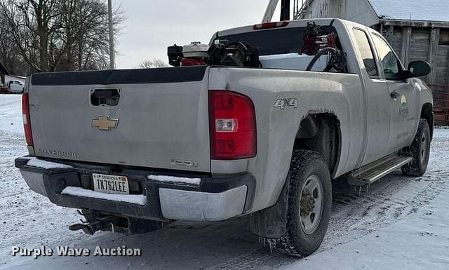 Image of Chevrolet 2500HD equipment image 4