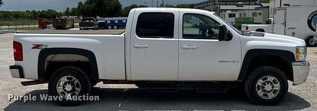 Image of Chevrolet 2500HD equipment image 3