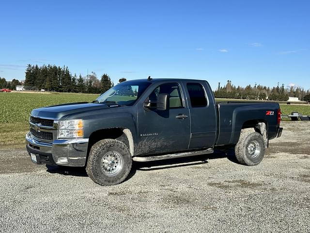 Image of Chevrolet 2500HD equipment image 1