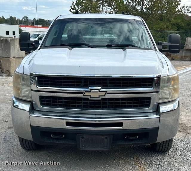 Image of Chevrolet 2500HD equipment image 1