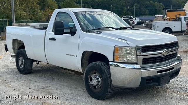 Image of Chevrolet 2500HD equipment image 2