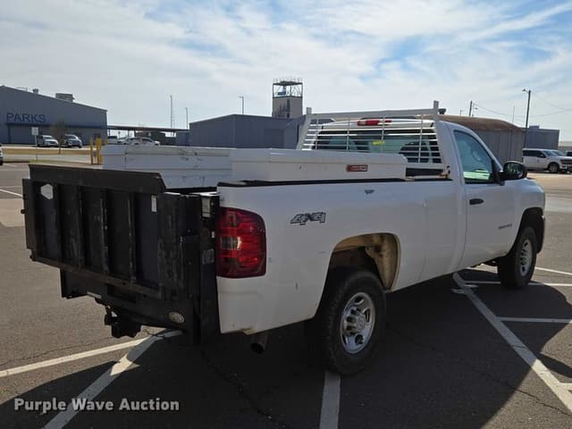 Image of Chevrolet 2500HD equipment image 4