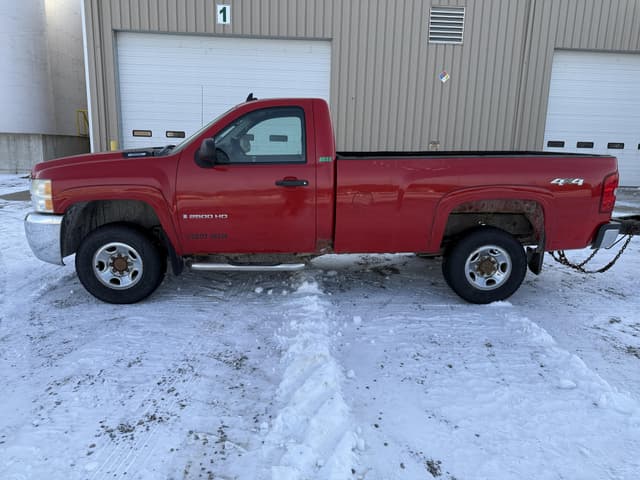 Image of Chevrolet 2500HD equipment image 2