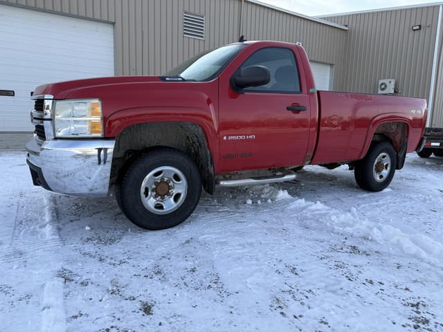 Image of Chevrolet 2500HD equipment image 1