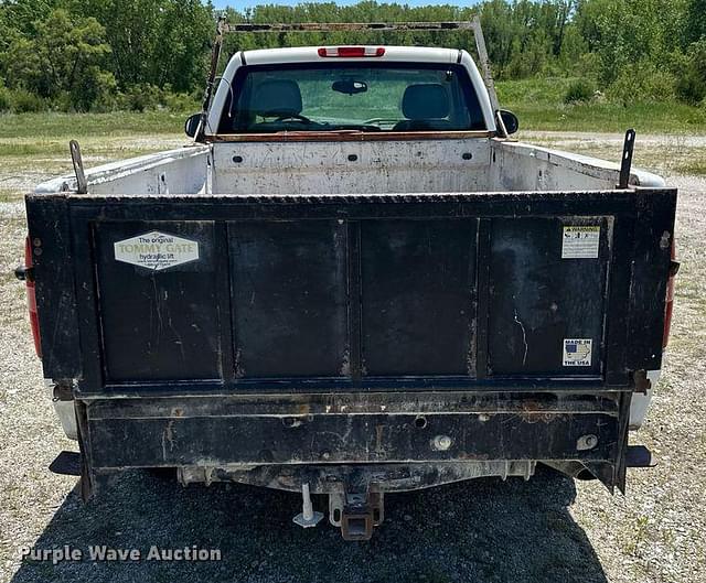 Image of Chevrolet 2500HD equipment image 4