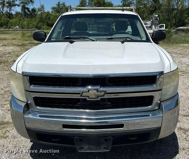Image of Chevrolet 2500HD equipment image 1