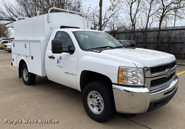 Image of Chevrolet 2500HD equipment image 2