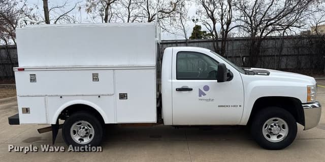 Image of Chevrolet 2500HD equipment image 3